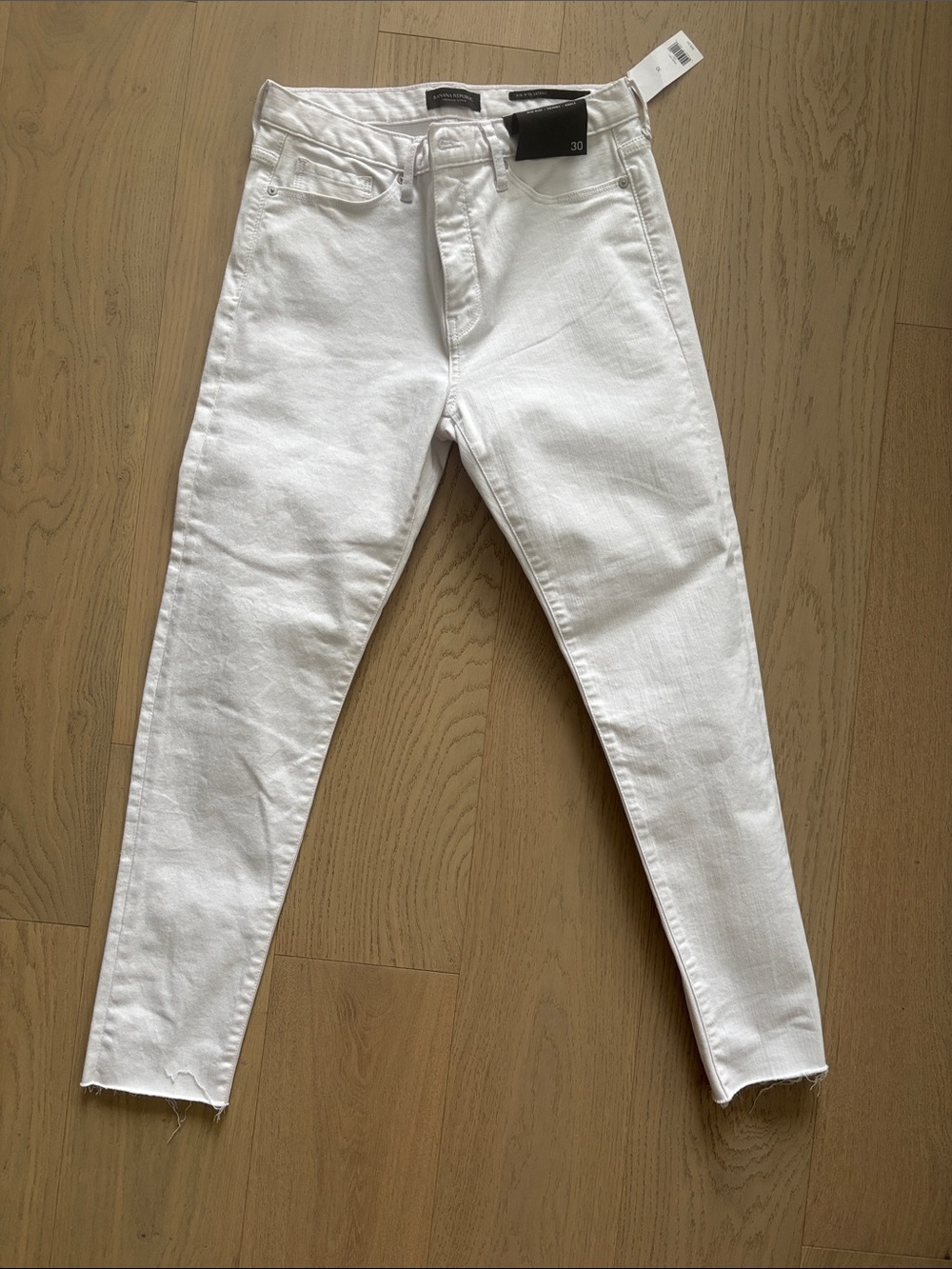 White High-Waist Skinny Jeans